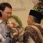 Penyematan PIN Tokoh Anti Korupsi Oleh Amien Rais