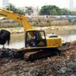 pengerukan_sungai_foto_vivanews