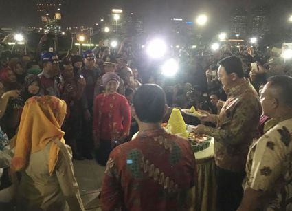 monas16