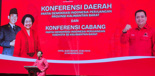 Ahok Ingatkan Kader Banteng Kalbar Berpolitik Pakai Prinsip